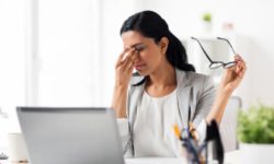 CONTROLLA LA TUA VISTA: 12 SINTOMI DA NON SOTTOVALUTARE